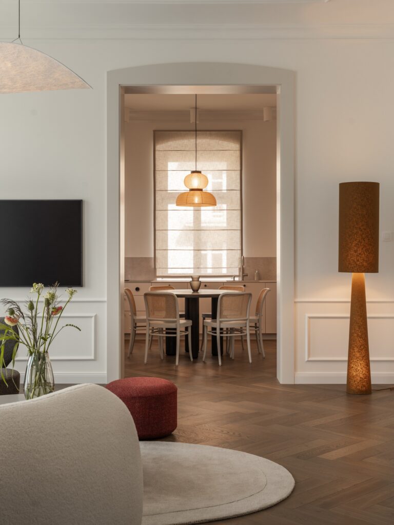 Vila Josefina — Karlovy Vary — průhled z obývacího pokoje do jídelny