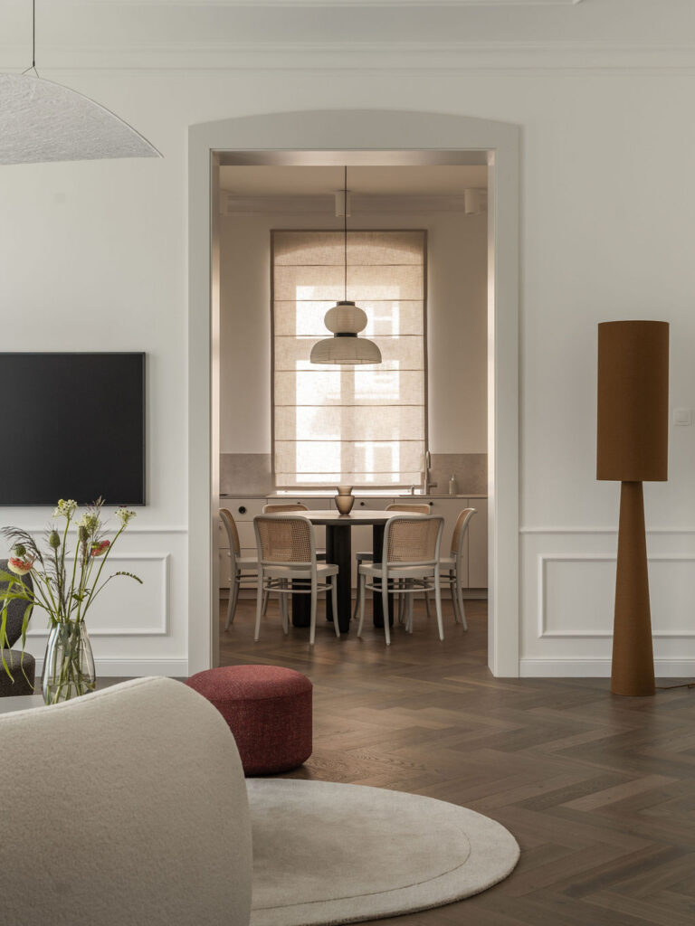 Vila Josefina — Karlovy Vary — průhled z obývacího pokoje do jídelny